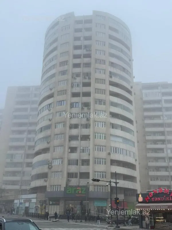 Satılır 4 otaqlı yeni tikili 185 m²