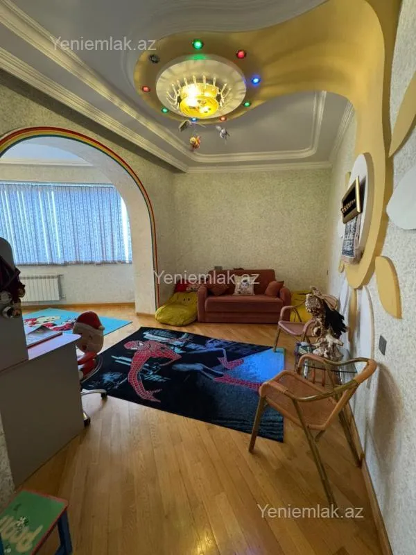 Satılır 4 otaqlı yeni tikili 185 m²