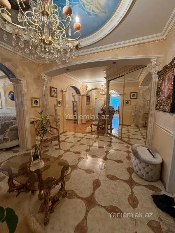 Satılır 4 otaqlı yeni tikili 185 m²