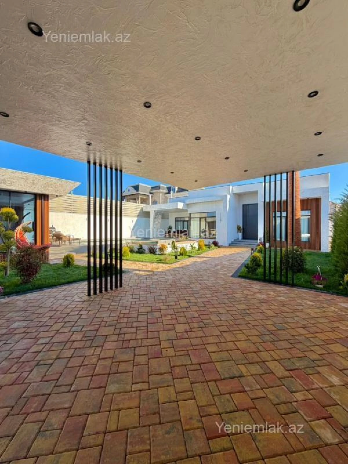 Satılır 5 otaqlı həyət evi 250 m²