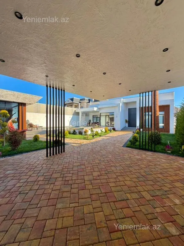 Satılır 5 otaqlı həyət evi 250 m²