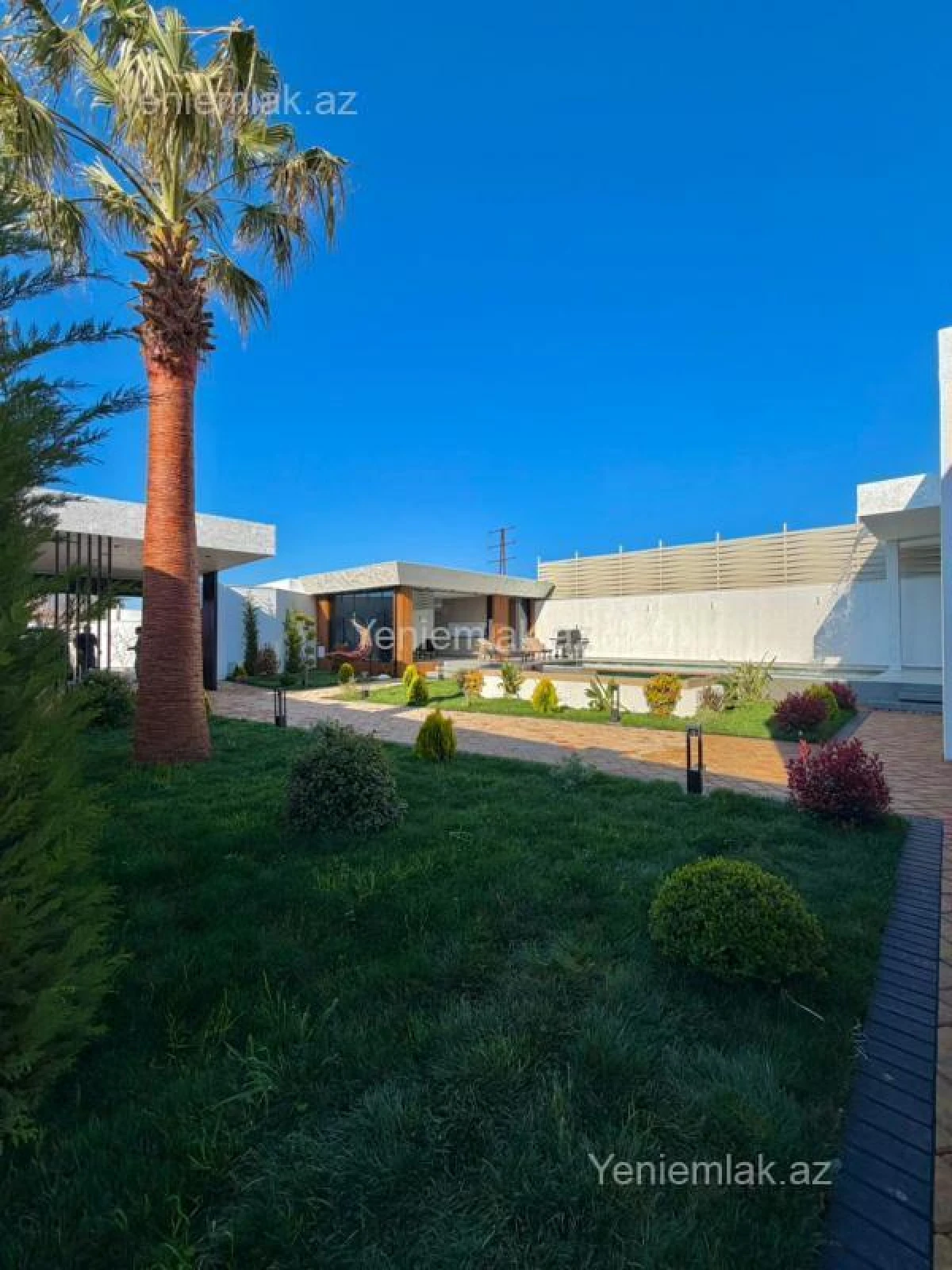 Satılır 5 otaqlı həyət evi 250 m²