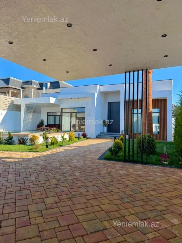 Satılır 5 otaqlı həyət evi 250 m²