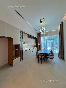 Satılır 5 otaqlı həyət evi 250 m²