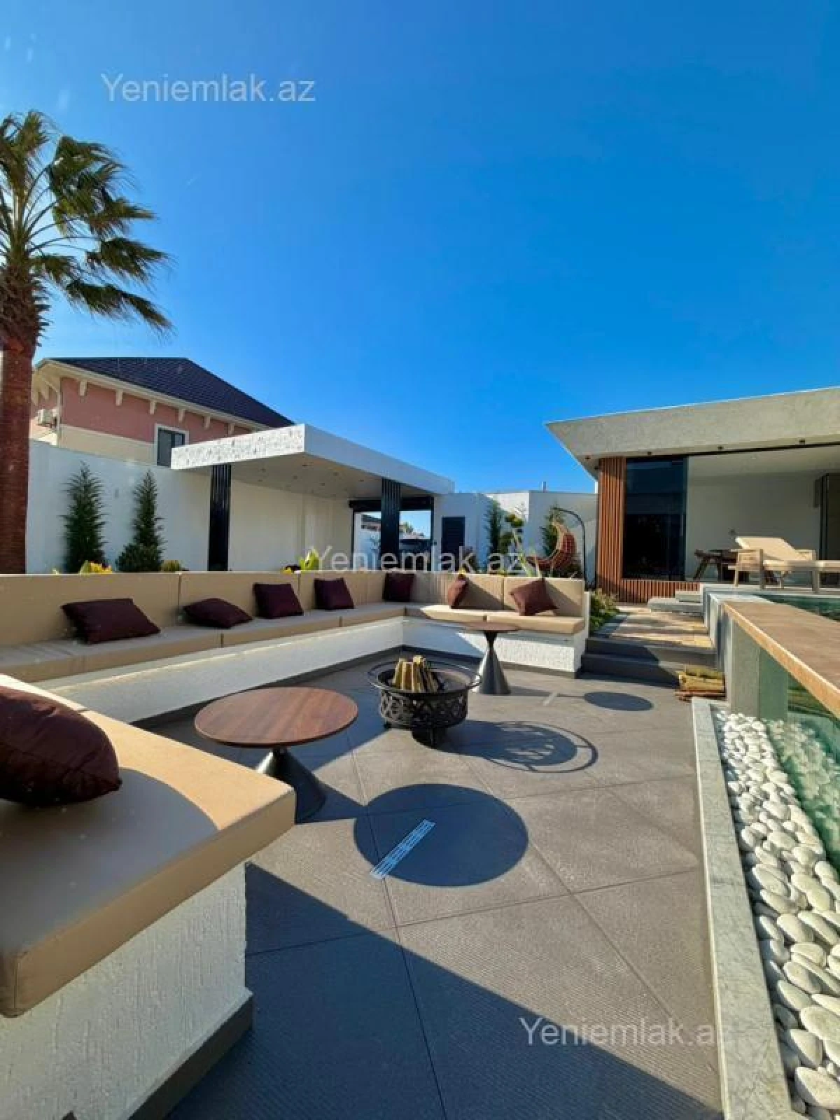 Satılır 5 otaqlı həyət evi 250 m²