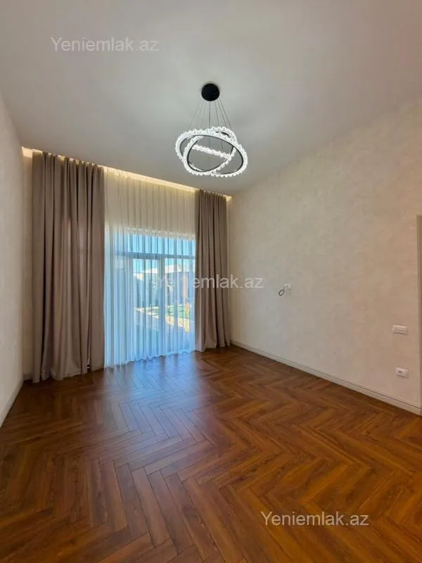 Satılır 5 otaqlı həyət evi 250 m²