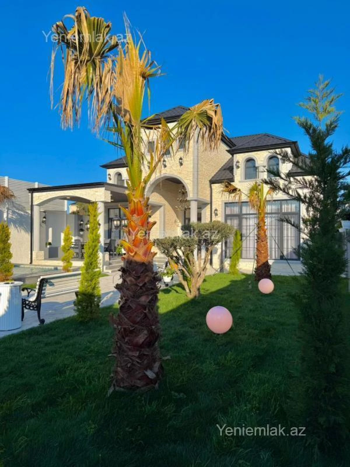 Satılır 5 otaqlı həyət evi 240 m²