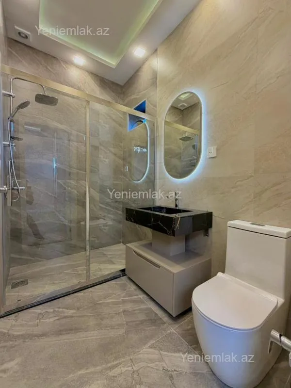Satılır 5 otaqlı həyət evi 240 m²