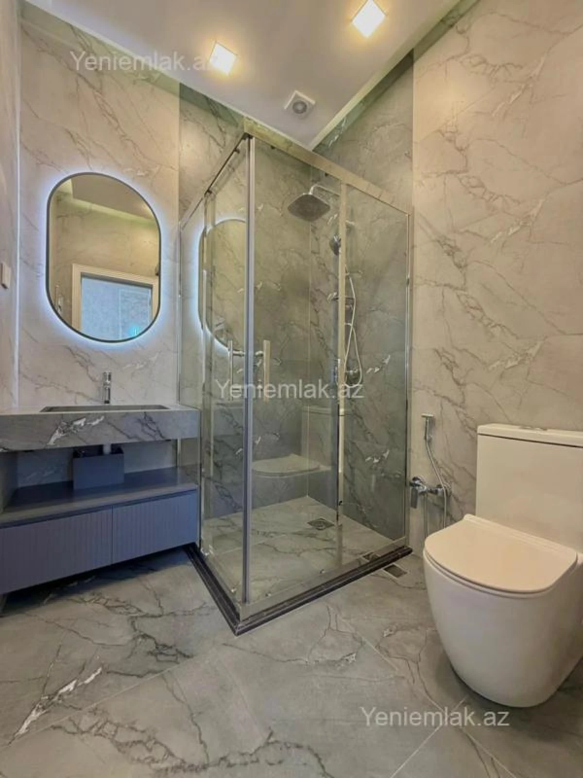 Satılır 5 otaqlı həyət evi 240 m²