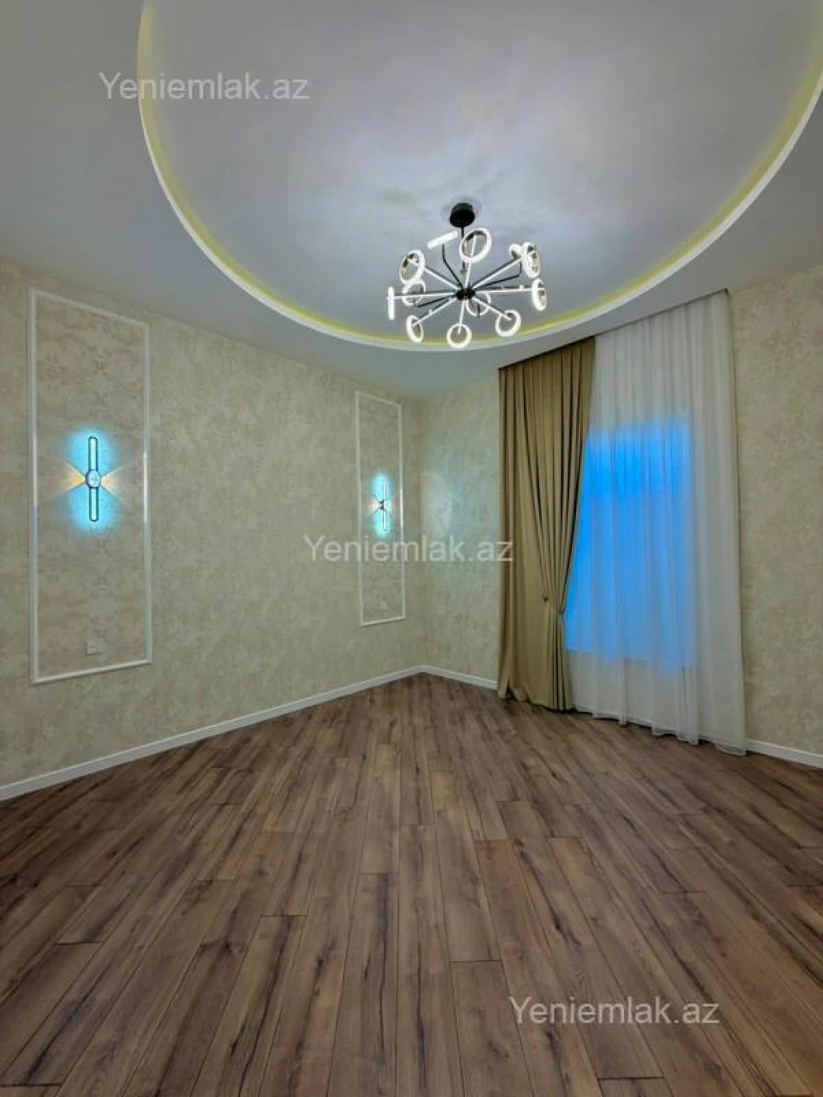 Satılır 5 otaqlı həyət evi 240 m²