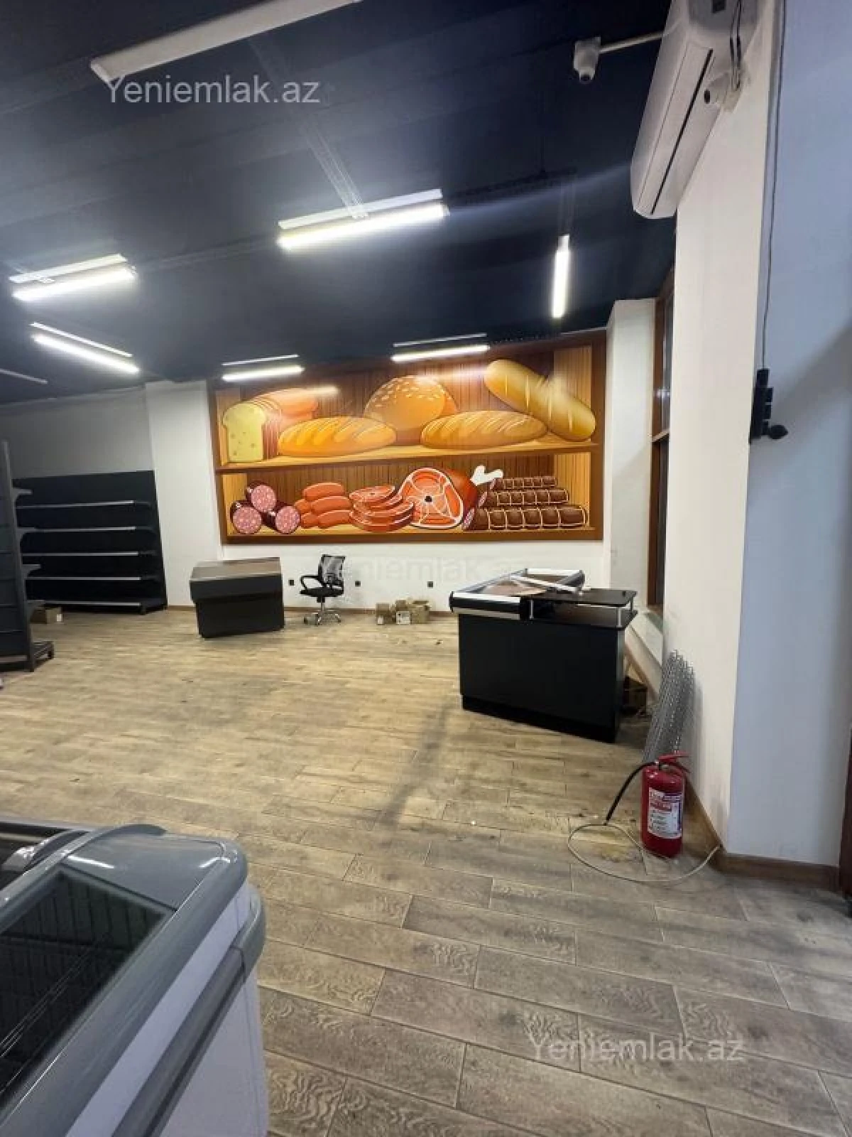 Satılır 4 otaqlı obyekt 90 m²