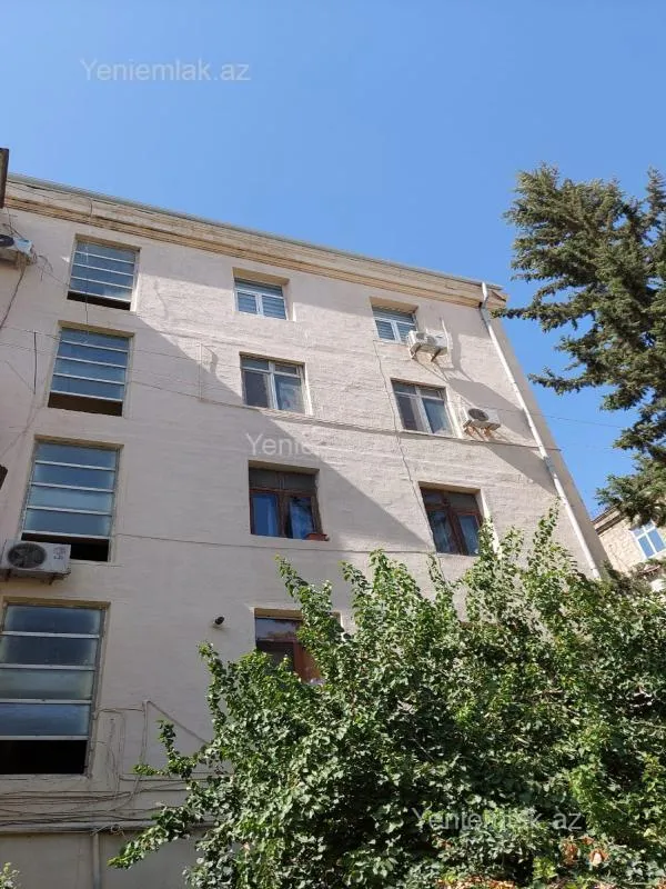 Satılır 1 otaqlı köhnə tikili 40 m²