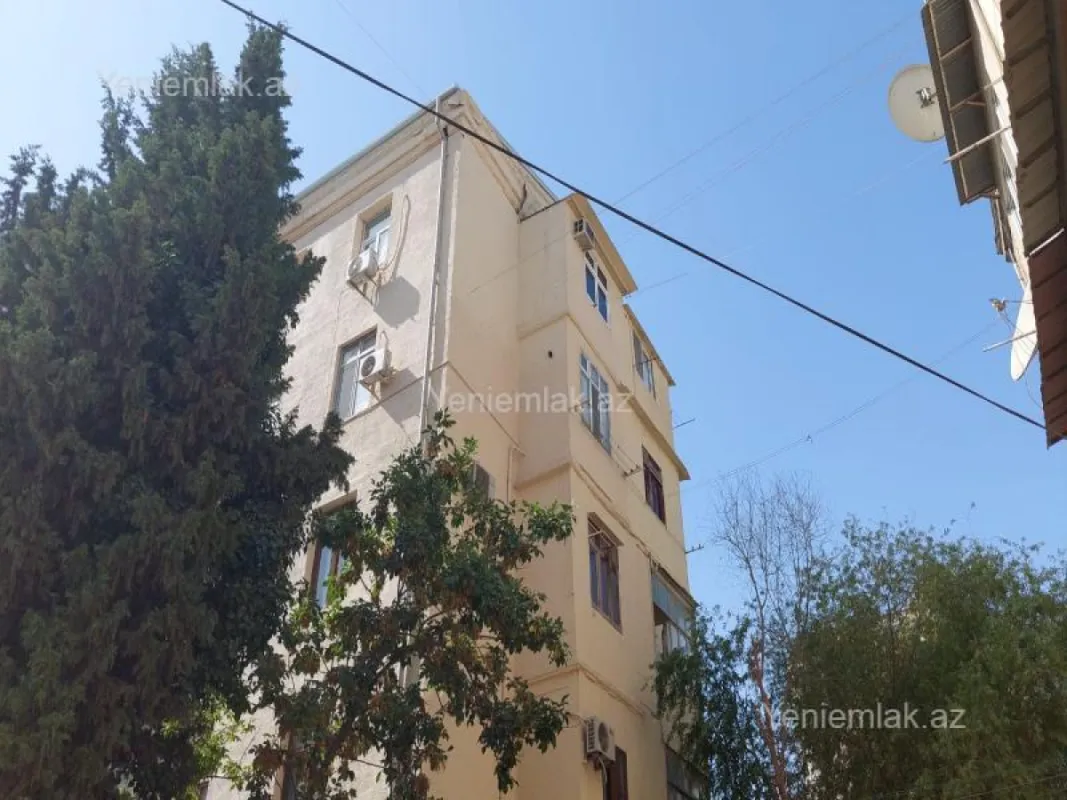 Satılır 1 otaqlı köhnə tikili 40 m²