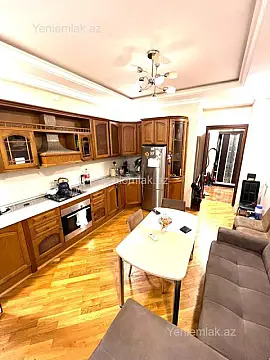 Satılır 3 otaqlı yeni tikili 125 m²