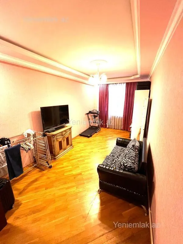 Satılır 3 otaqlı yeni tikili 125 m²
