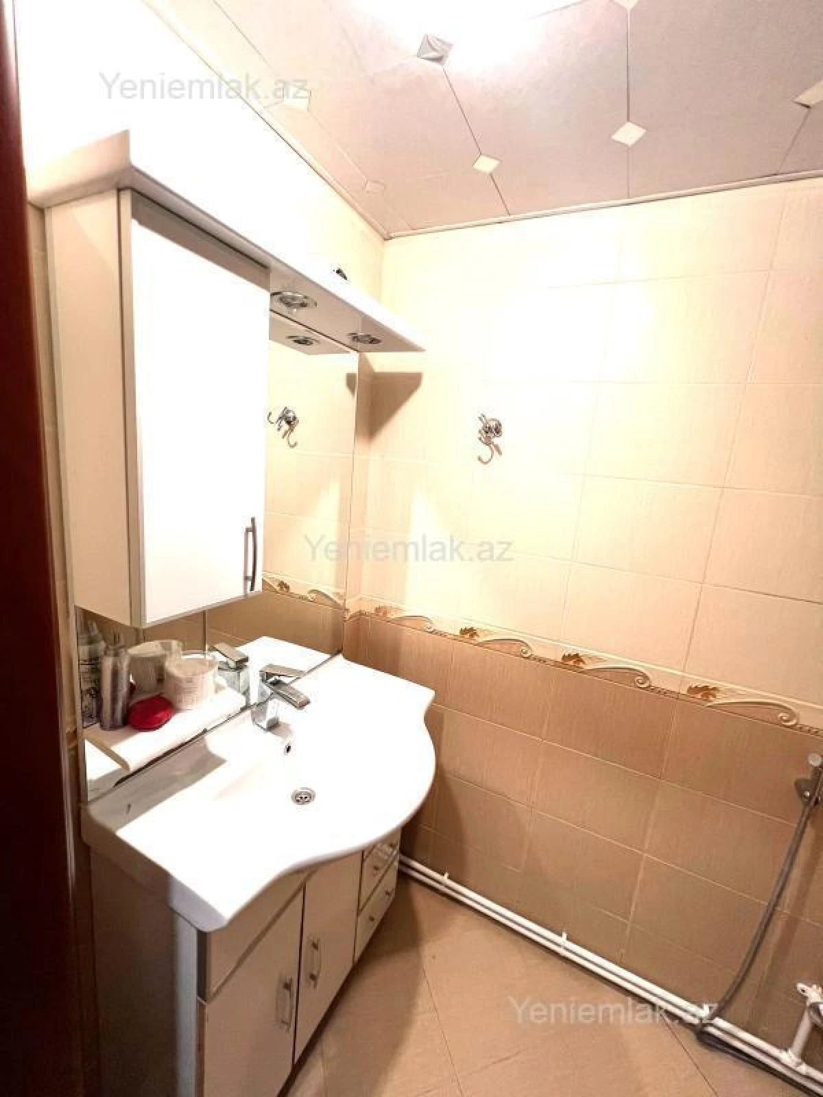 Satılır 3 otaqlı yeni tikili 125 m²