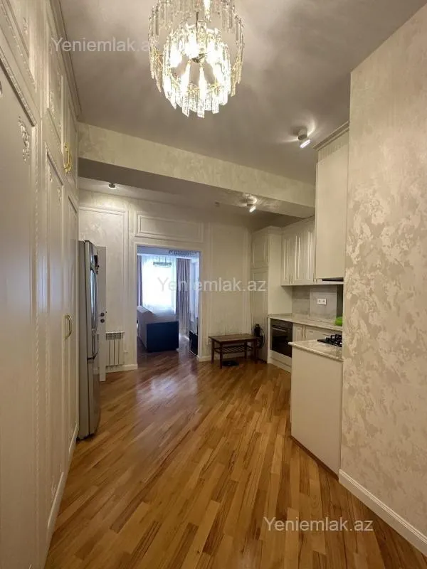 Satılır 2 otaqlı yeni tikili 72 m²