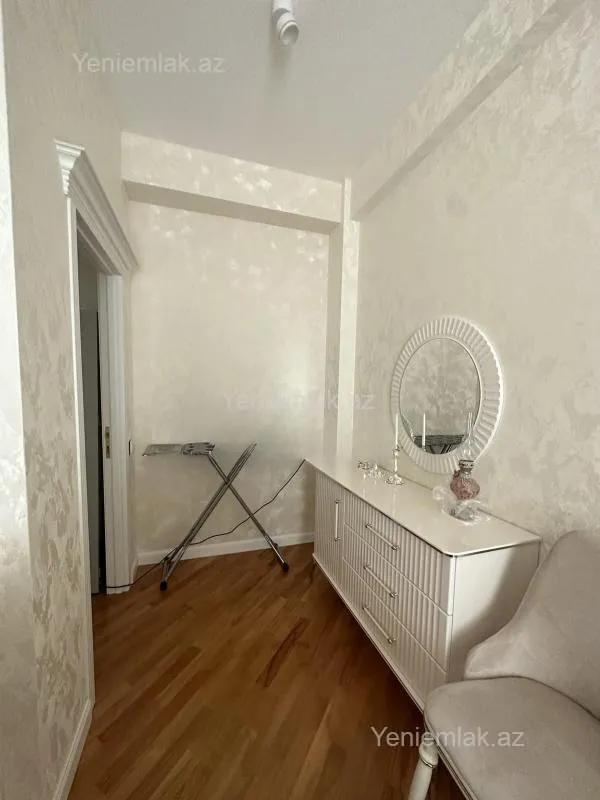 Satılır 2 otaqlı yeni tikili 72 m²