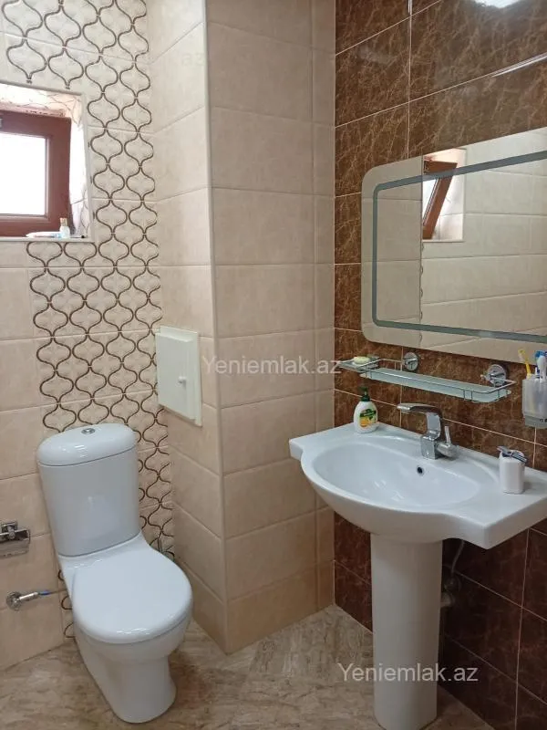Satılır 6 otaqlı həyət evi 400 m²