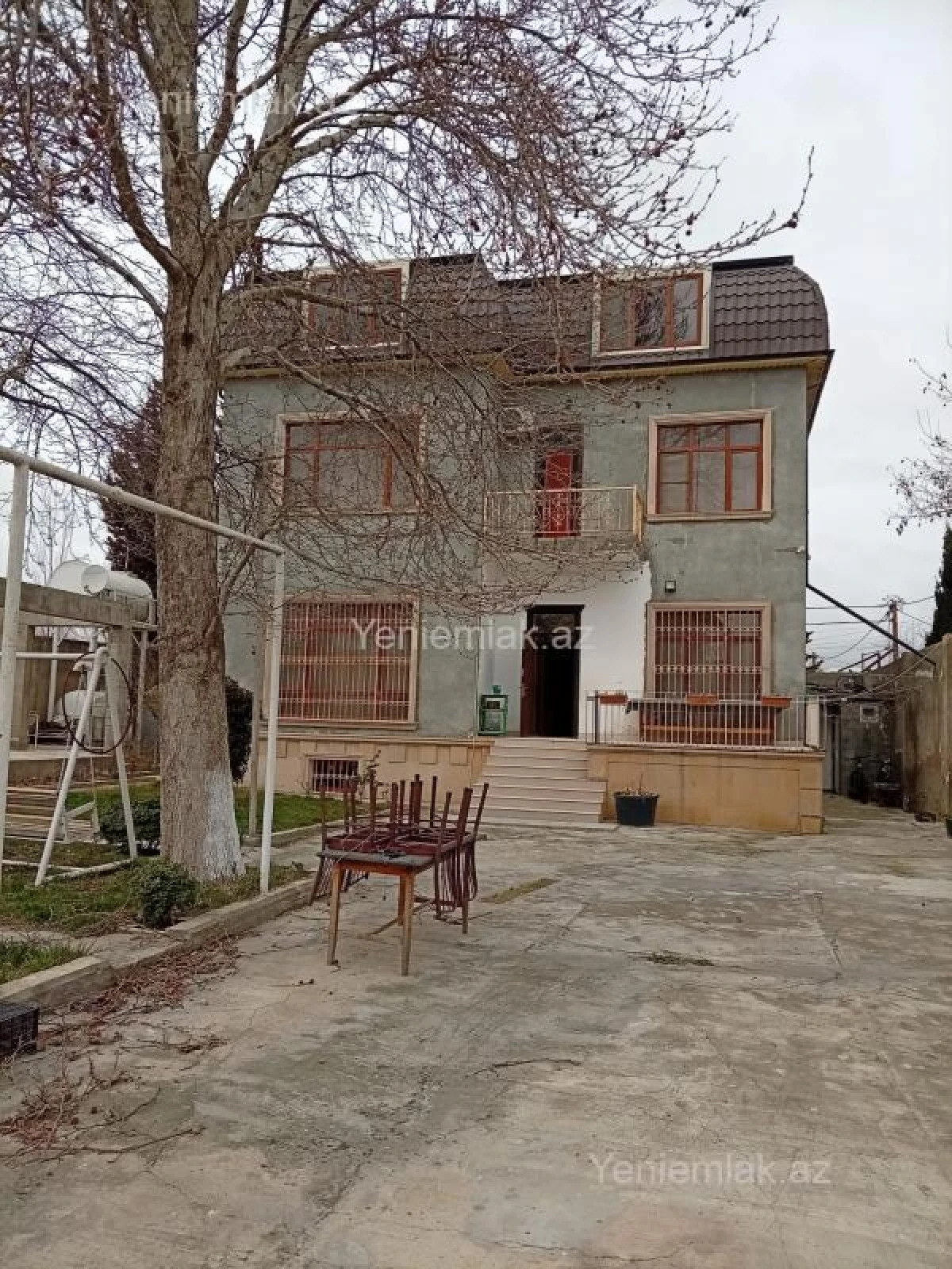 Satılır 6 otaqlı həyət evi 400 m²
