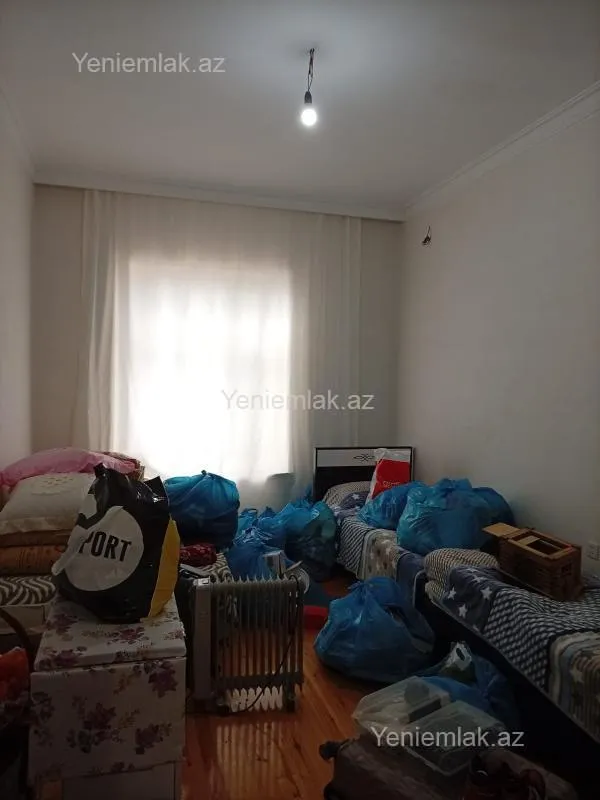 Satılır 6 otaqlı həyət evi 400 m²