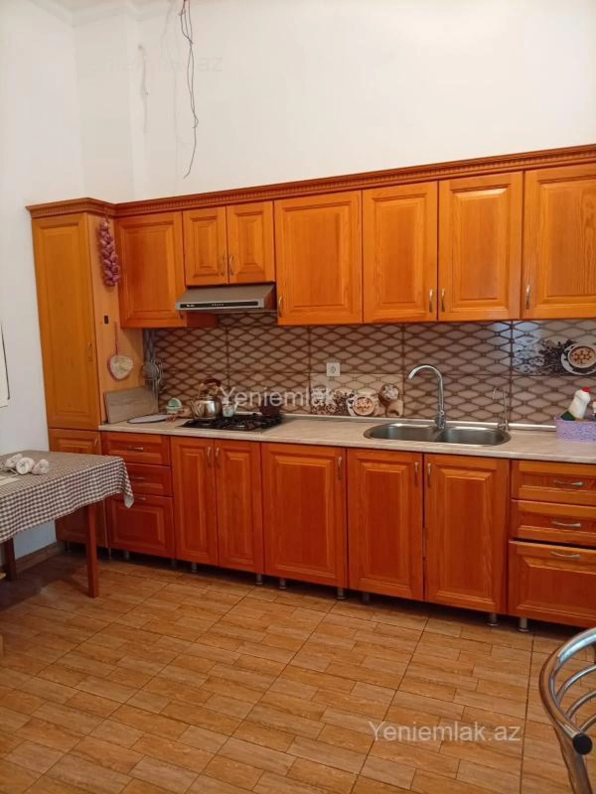 Satılır 6 otaqlı həyət evi 400 m²