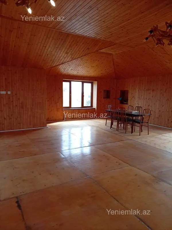 Satılır 6 otaqlı həyət evi 400 m²