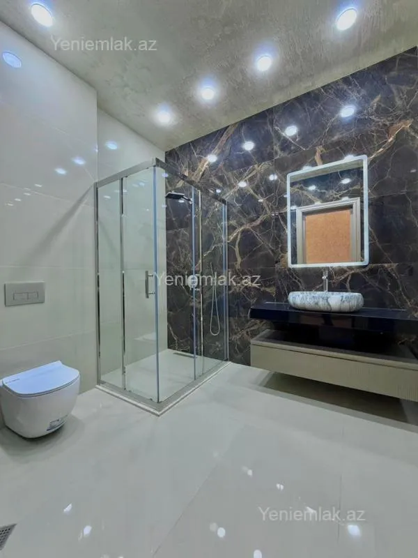 Satılır 6 otaqlı həyət evi 400 m²