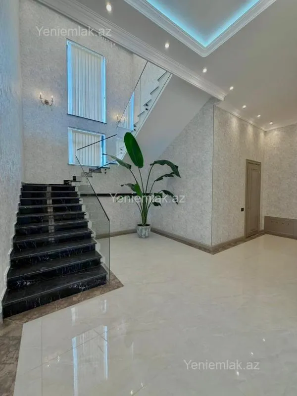 Satılır 6 otaqlı həyət evi 400 m²