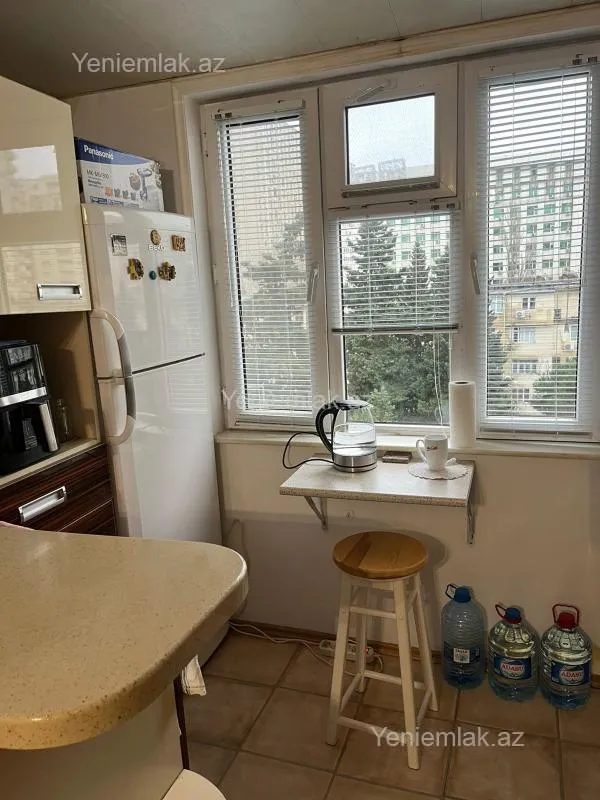 Satılır 2 otaqlı köhnə tikili 35 m²