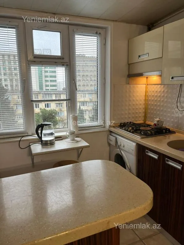 Satılır 2 otaqlı köhnə tikili 35 m²