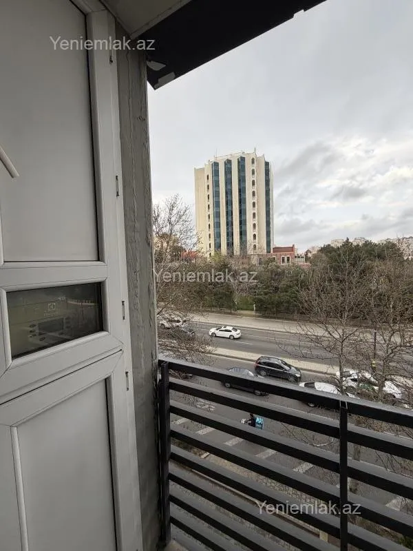 Satılır 2 otaqlı köhnə tikili 58 m²