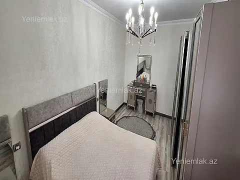 Satılır 4 otaqlı köhnə tikili 110 m²