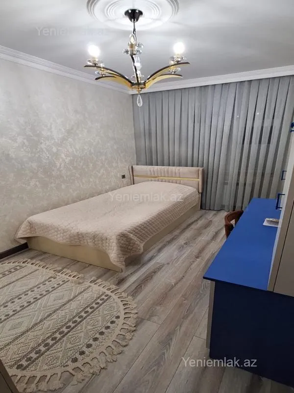 Satılır 4 otaqlı köhnə tikili 110 m²