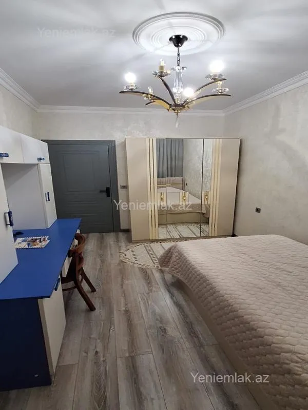 Satılır 4 otaqlı köhnə tikili 110 m²
