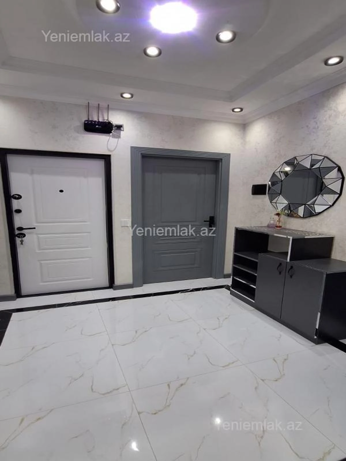 Satılır 4 otaqlı köhnə tikili 110 m²