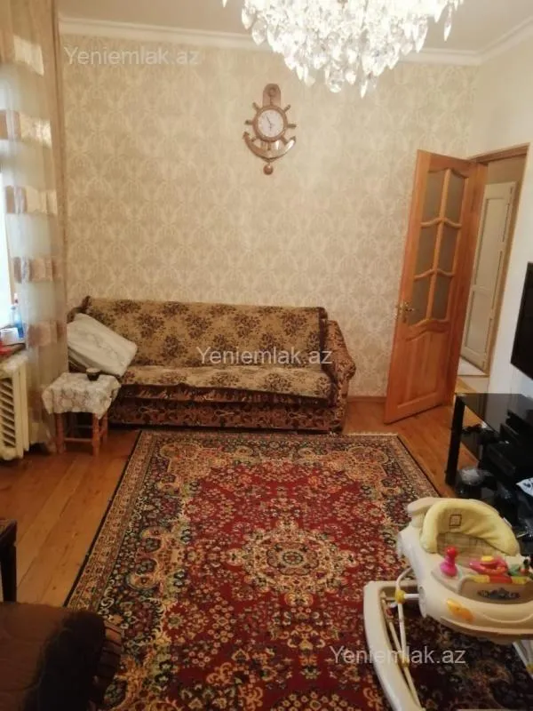 Satılır 3 otaqlı köhnə tikili 85 m²