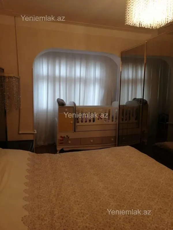 Satılır 3 otaqlı köhnə tikili 85 m²