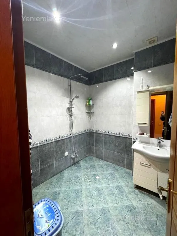 Satılır 4 otaqlı yeni tikili 190 m²