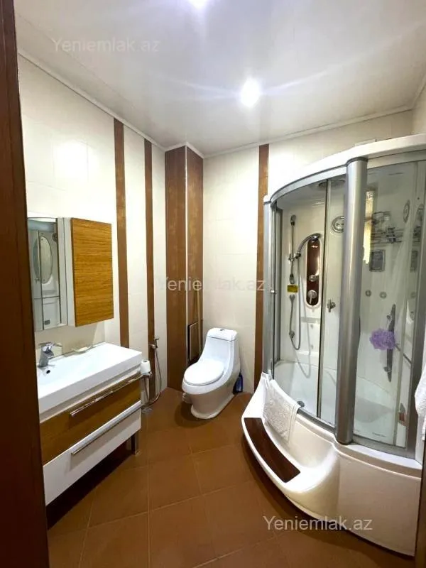 Satılır 4 otaqlı yeni tikili 190 m²