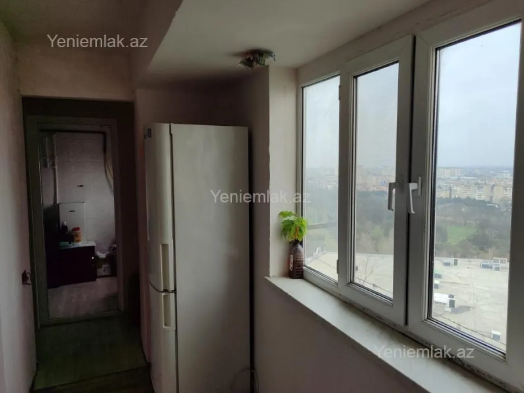 Satılır 4 otaqlı köhnə tikili 110 m²