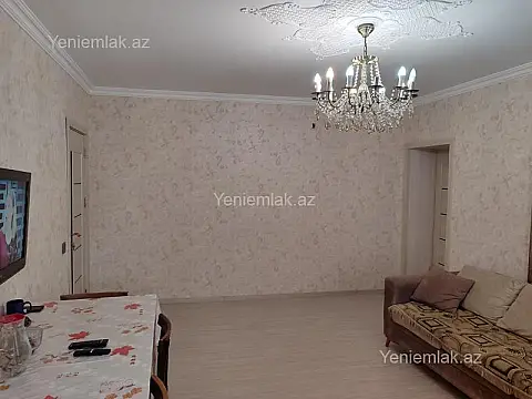 Satılır 4 otaqlı köhnə tikili 110 m²