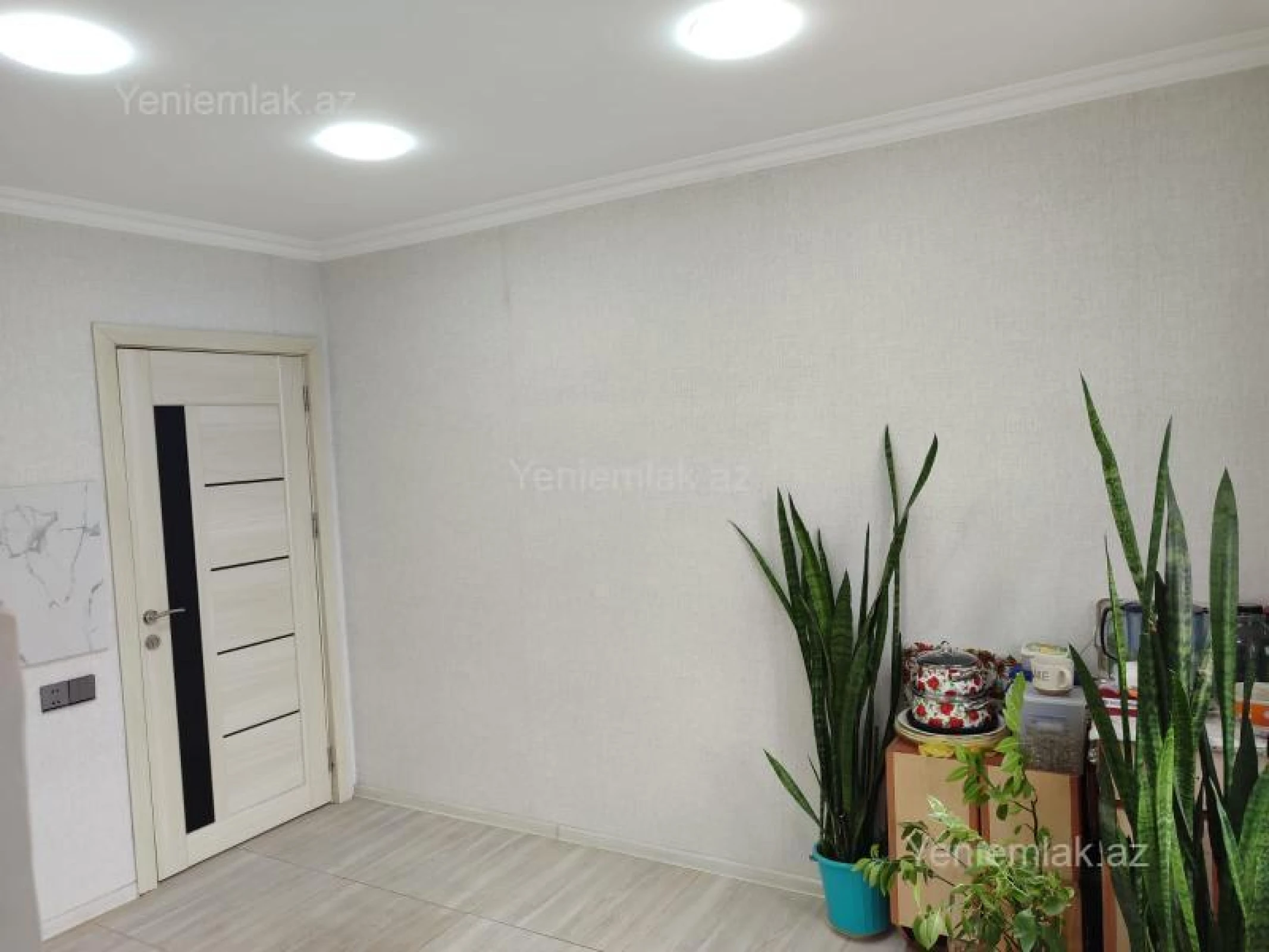 Satılır 4 otaqlı köhnə tikili 110 m²
