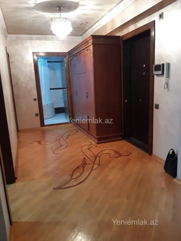 Satılır 2 otaqlı yeni tikili 80 m²
