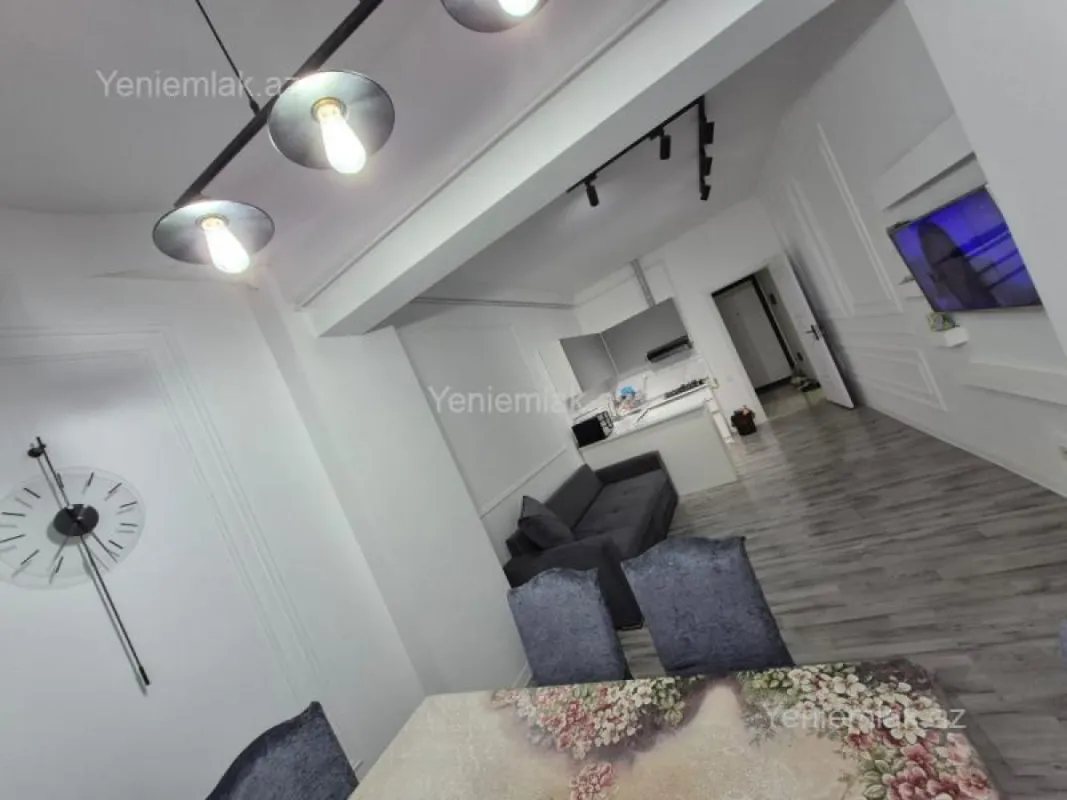Satılır 3 otaqlı yeni tikili 70 m²