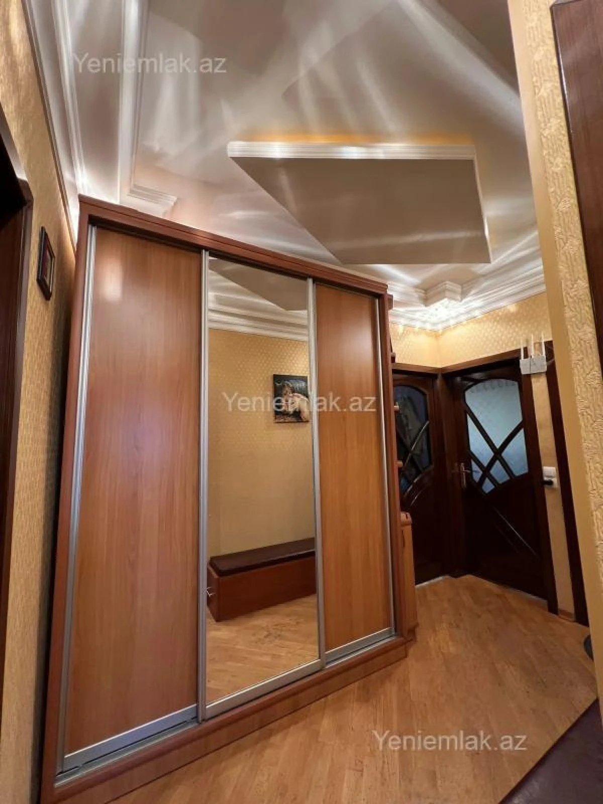 Satılır 3 otaqlı köhnə tikili 90 m²