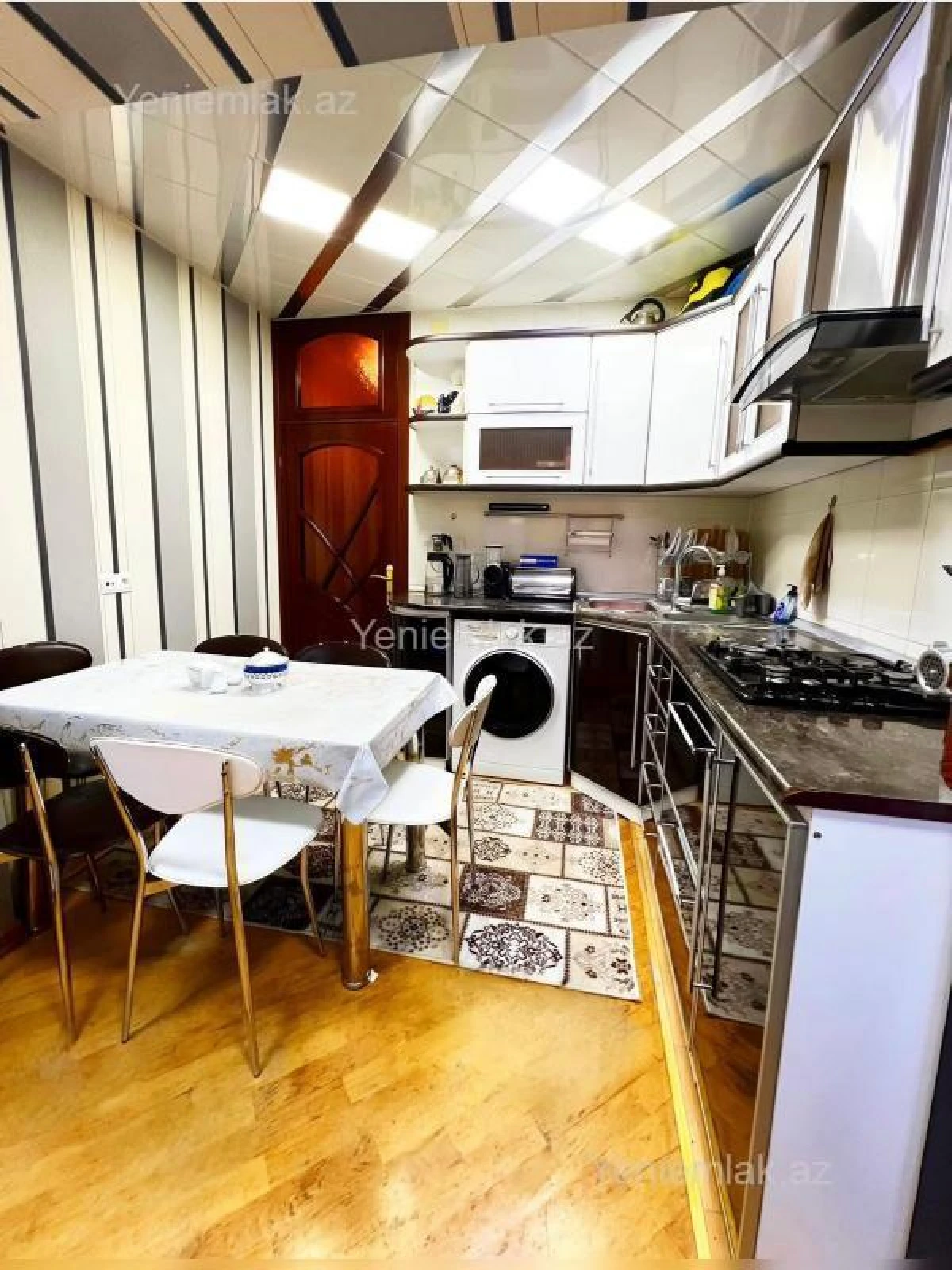 Satılır 3 otaqlı köhnə tikili 90 m²