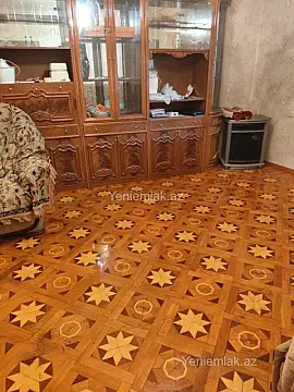 Satılır 4 otaqlı köhnə tikili 110 m²