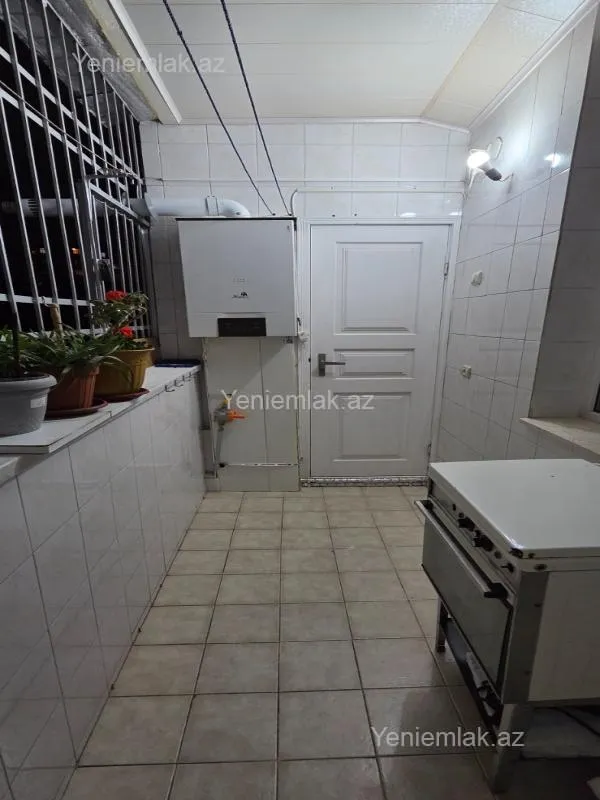 Satılır 3 otaqlı köhnə tikili 90 m²