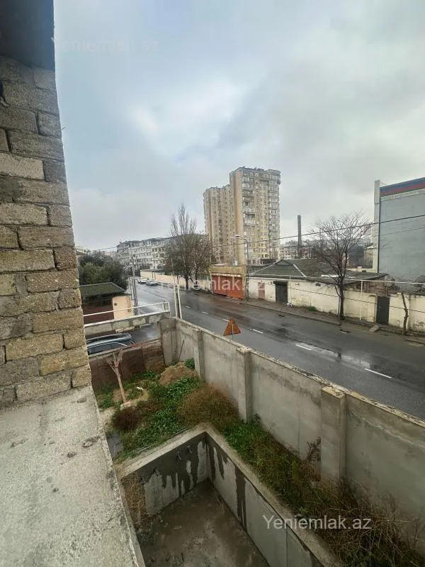 Satılır 5 otaqlı həyət evi 190 m²